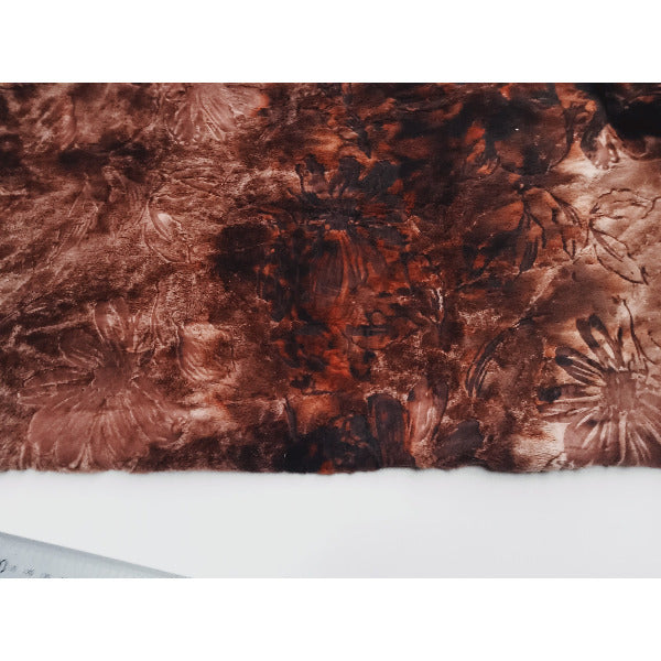 Floral embossed faux fur - 1mtr