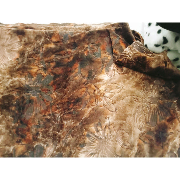 Floral embossed faux fur - 1mtr