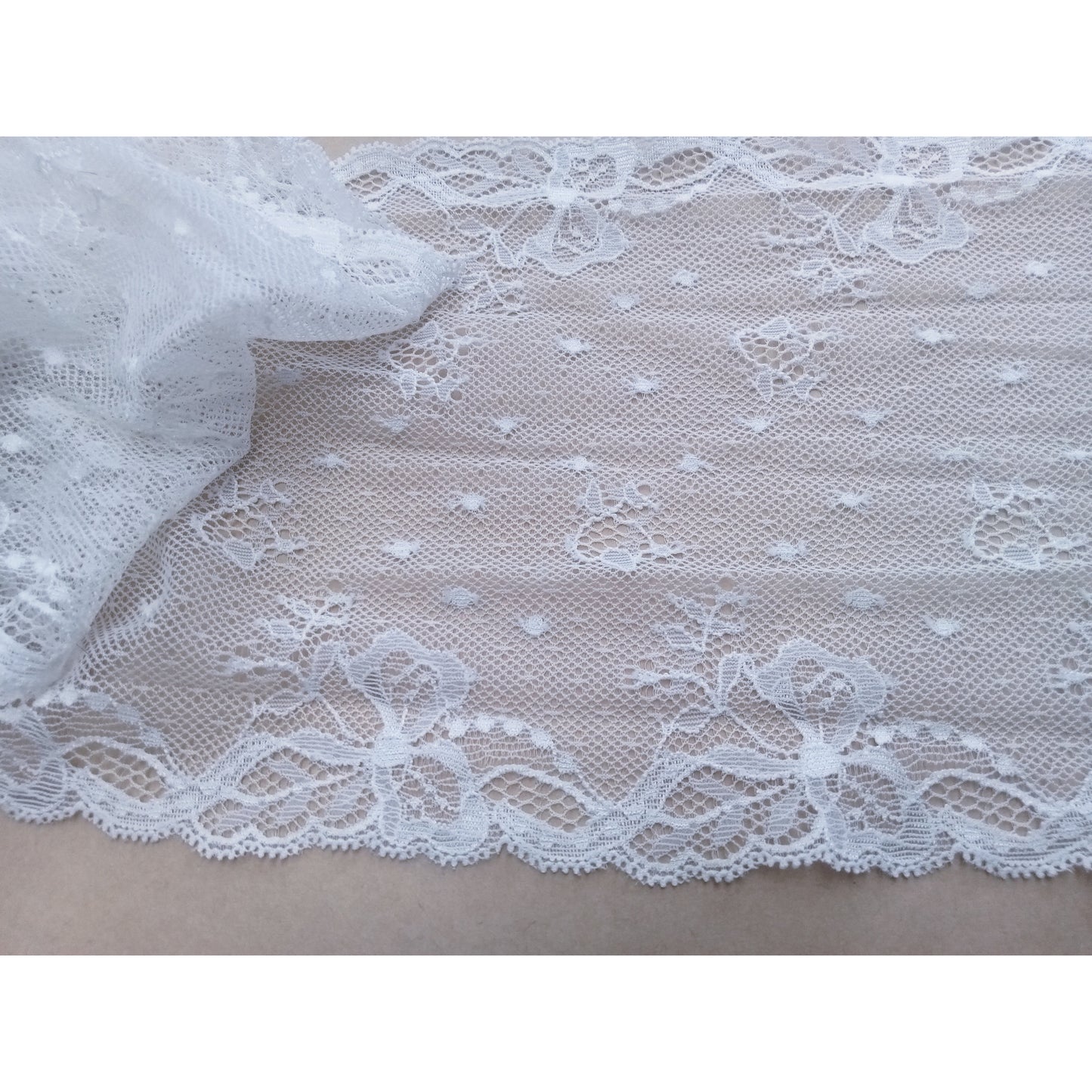 Vintage lace trim - ivory