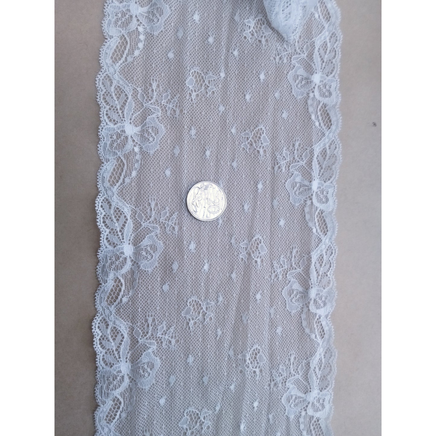 Vintage lace trim - ivory