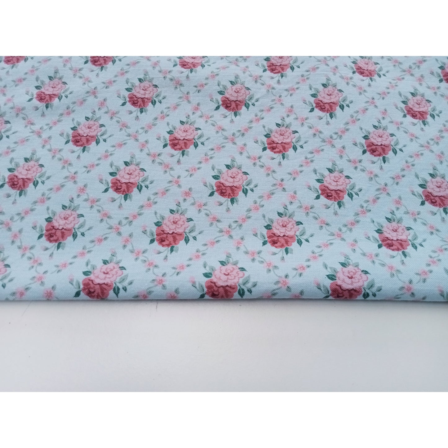 Strawberries & cream - floral printed cotton fabric - sold by 1/2mtr