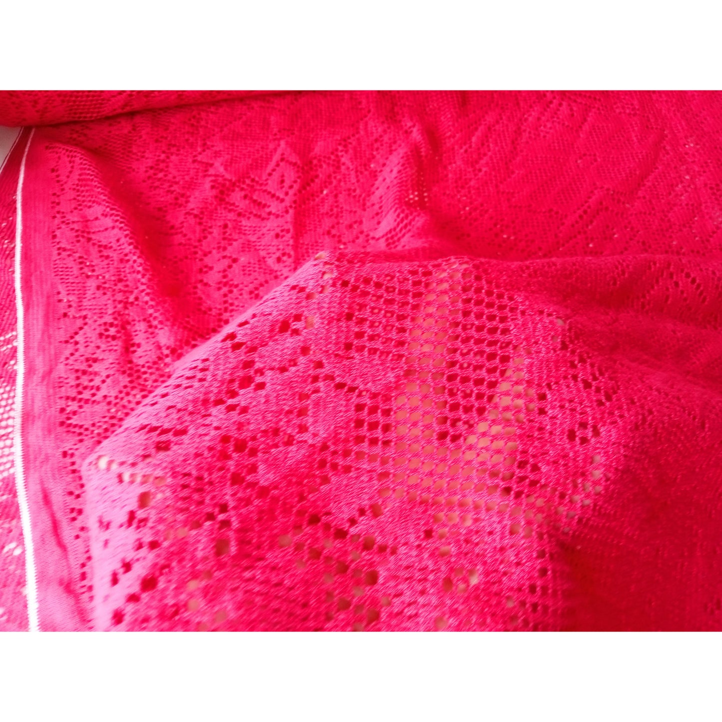 Summertime - stretch lace raspberry - sold by 1/2mtr