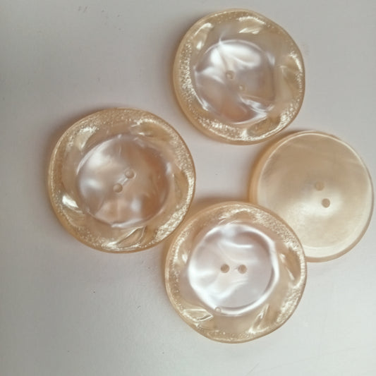 oyster pearl -2 hole 4cm buttons