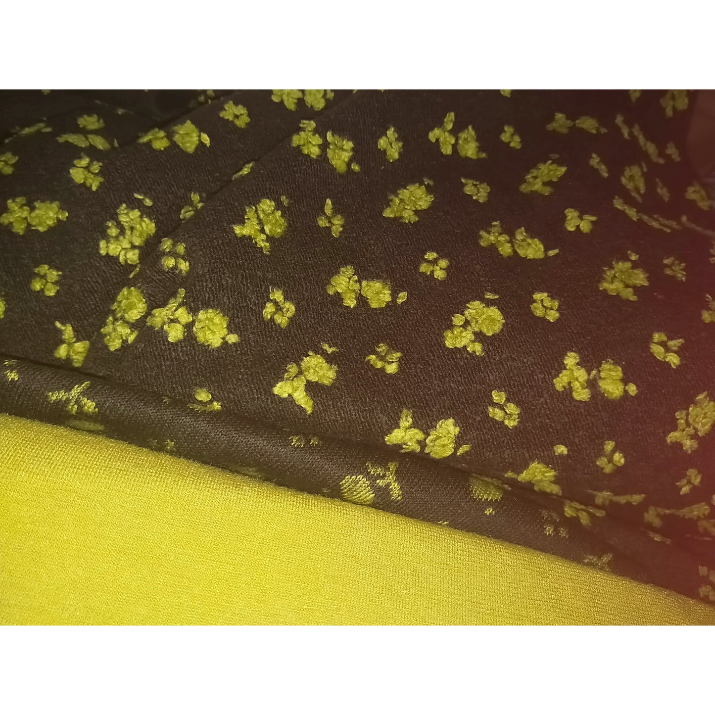 floral design knit - sold by 1/2mtr