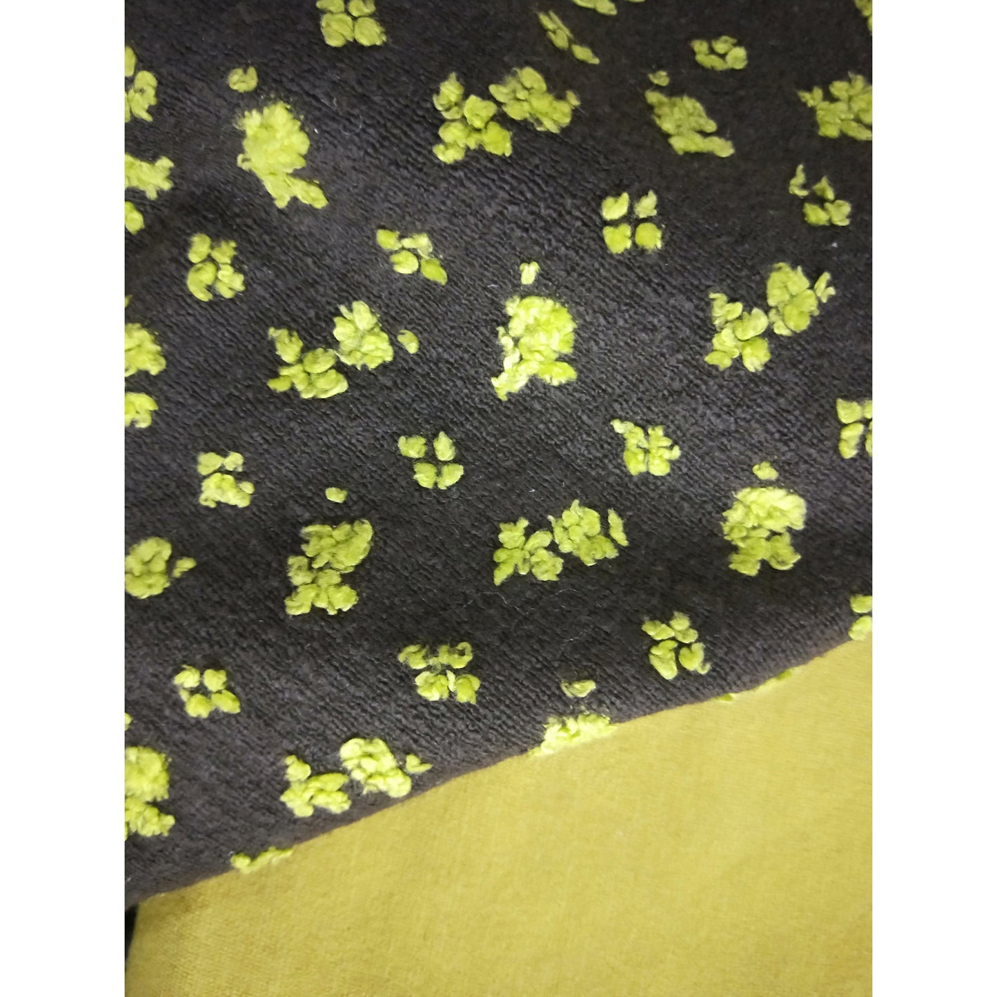 floral design knit - sold by 1/2mtr