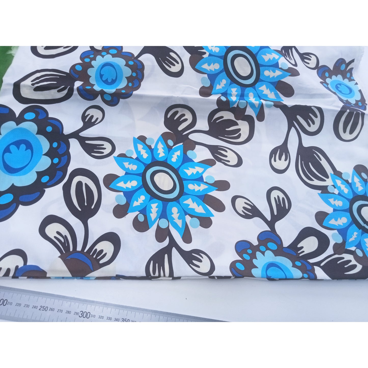 Hola floral printed stretch cotton fabric. 2mtrs