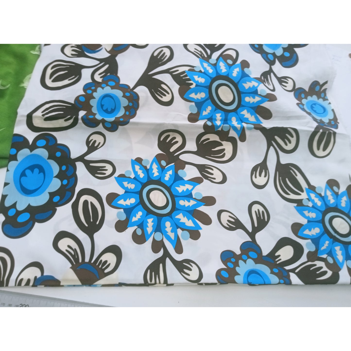 Hola floral printed stretch cotton fabric. 2mtrs
