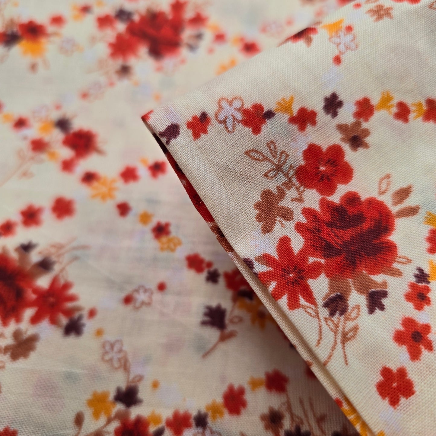 Floral printed cotton lawn - 2mtrs