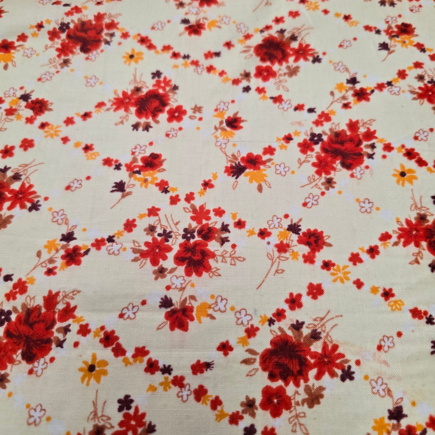 Floral printed cotton lawn - 2mtrs