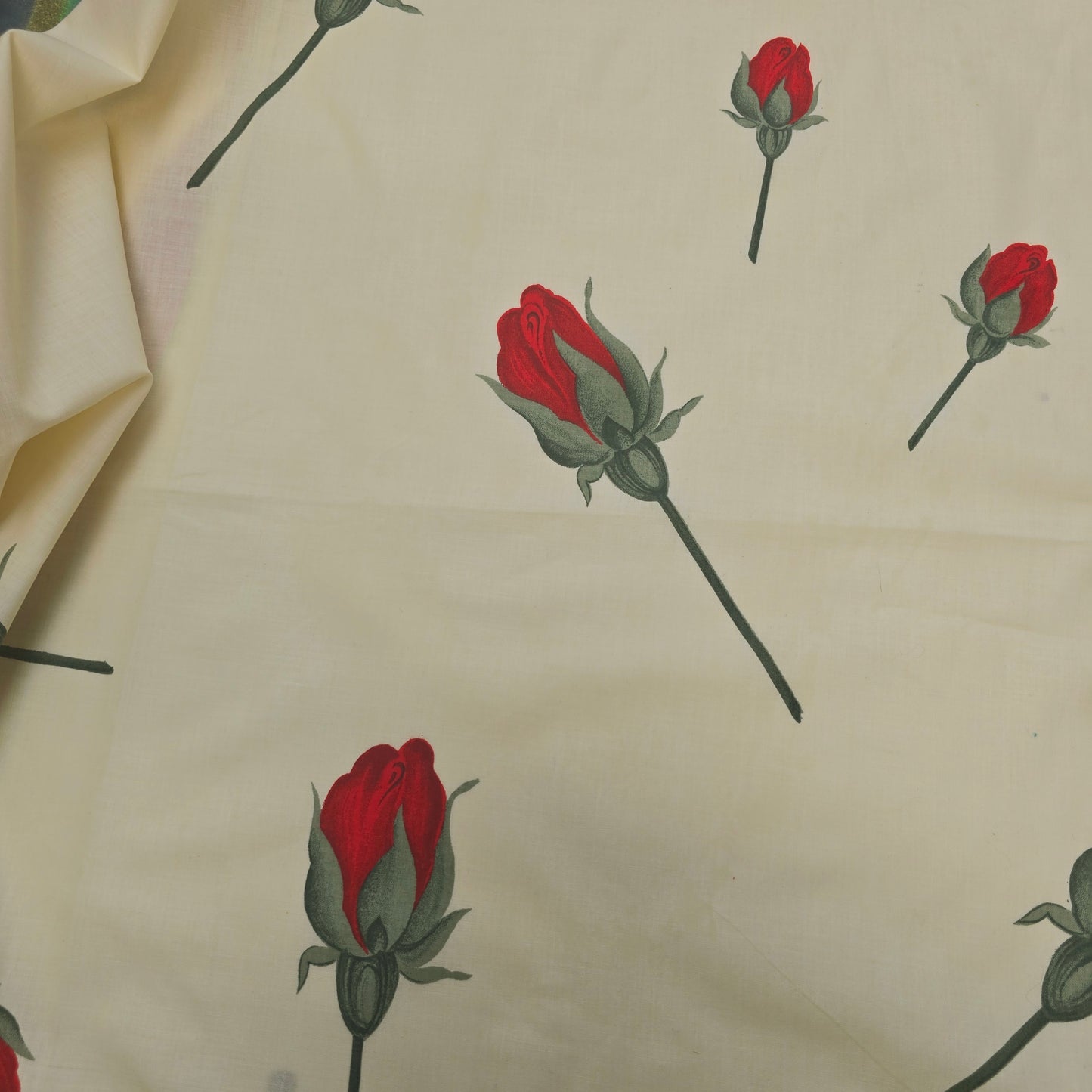 Roses - printed woven cotton -2.40mtrs