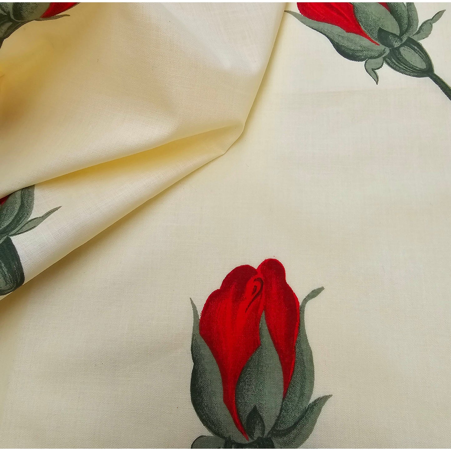 Roses - printed woven cotton -2.40mtrs