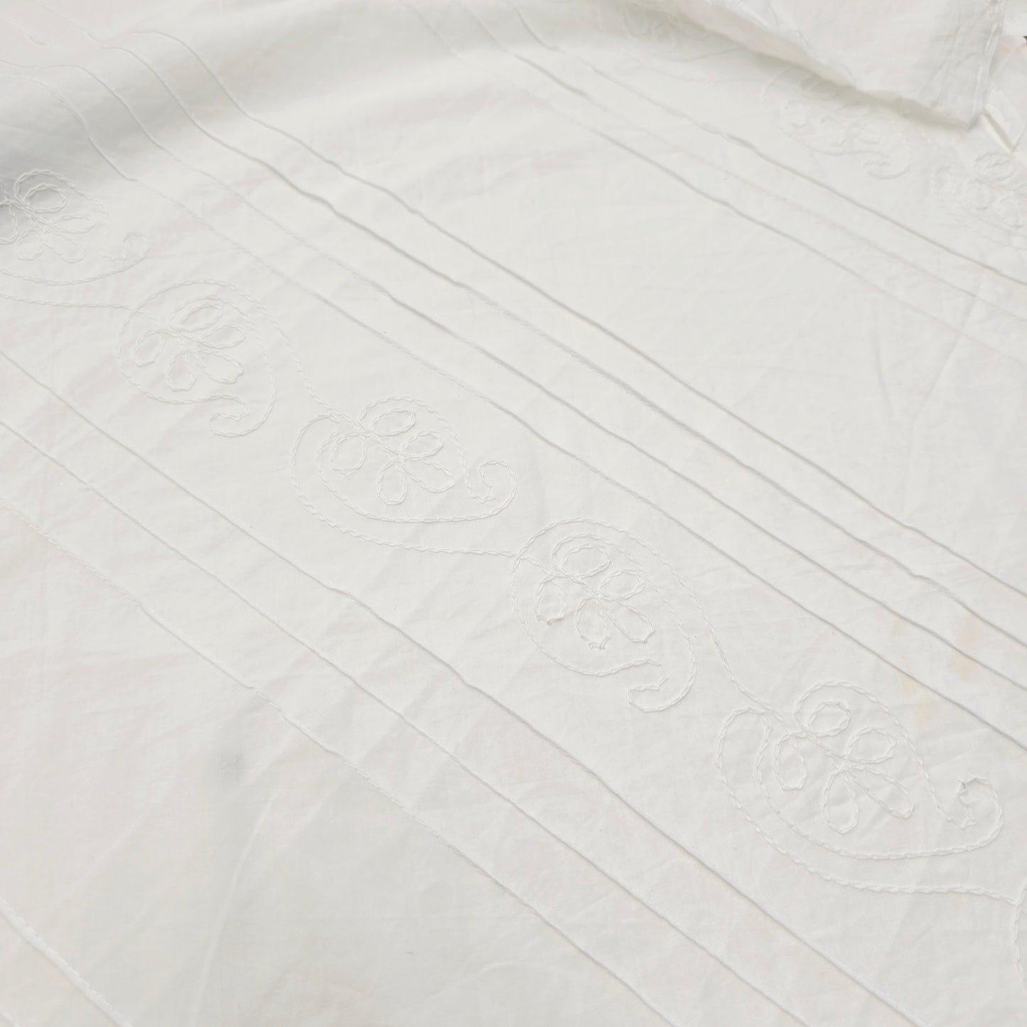 Embroidered woven cotton voile - 1.50mtrs