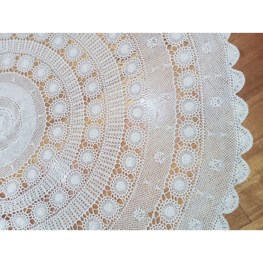 Circular crochet tablecloth - ivory