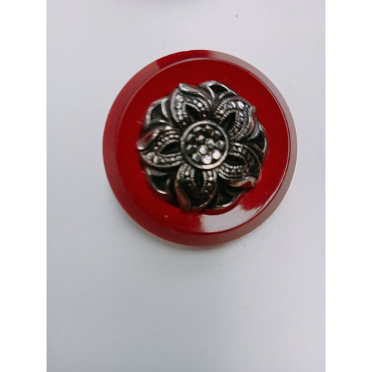 Floral center resin button