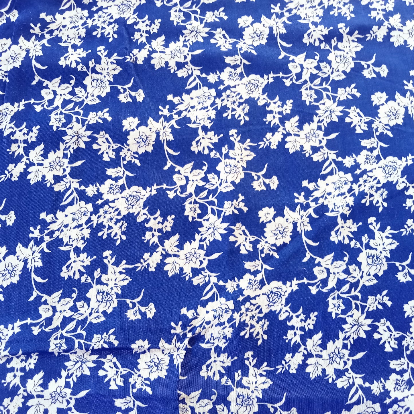 Floral printed woven fabric - sold by 1/2mtr