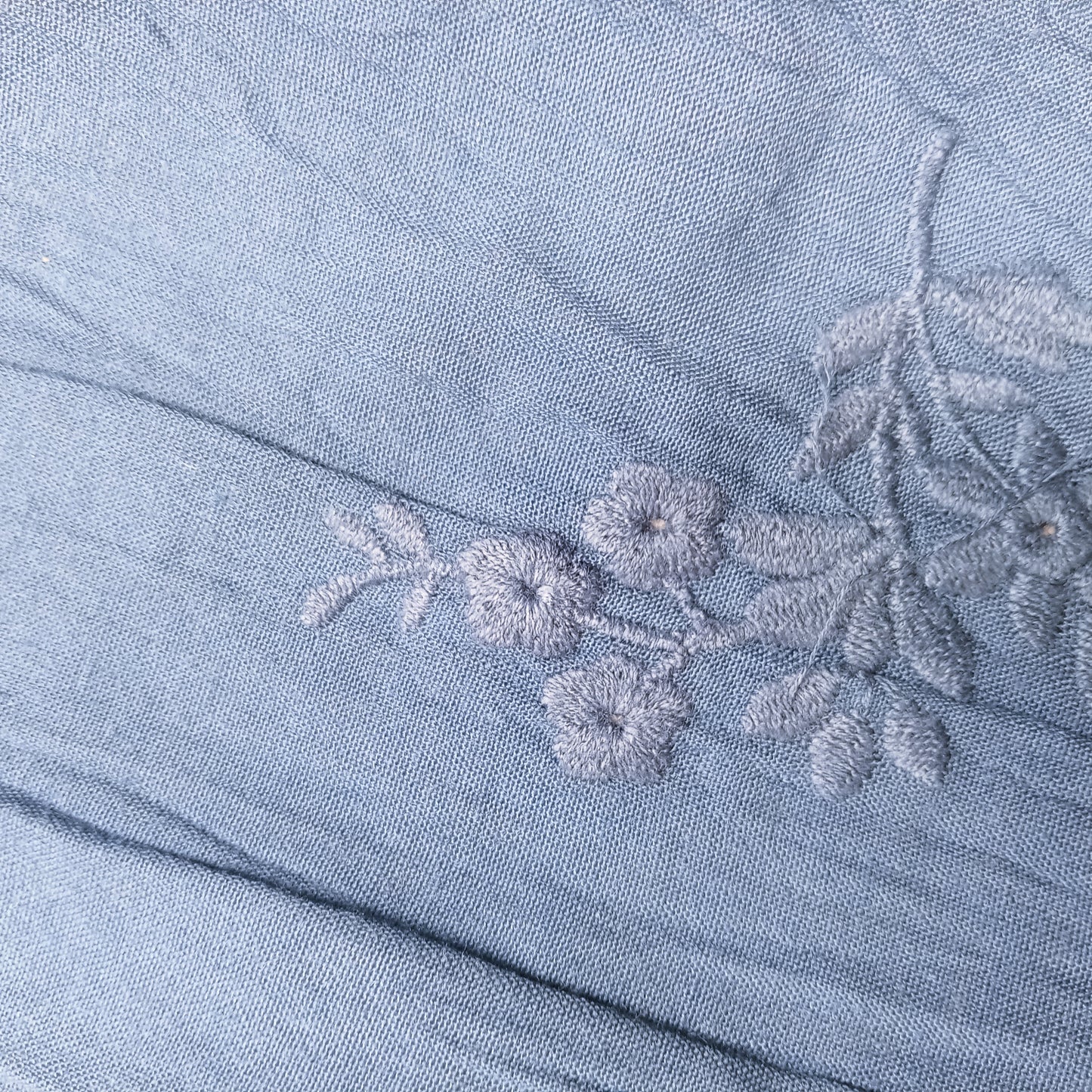 Crushed floral embroidered cotton fabric - 2.40mtrs