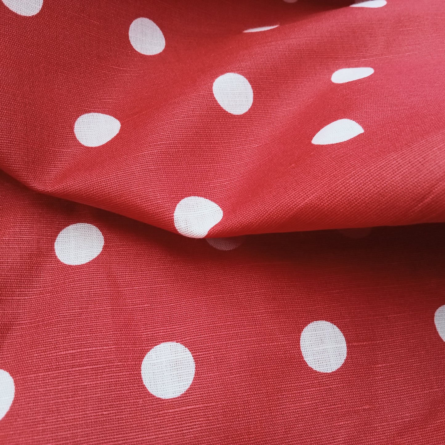 Ruby - polka dot cotton linen - sold by 1/2mtr