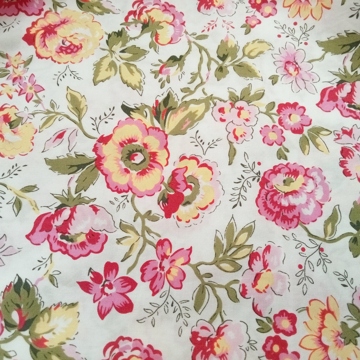 Vintage floral design woven cotton- 2mtrs