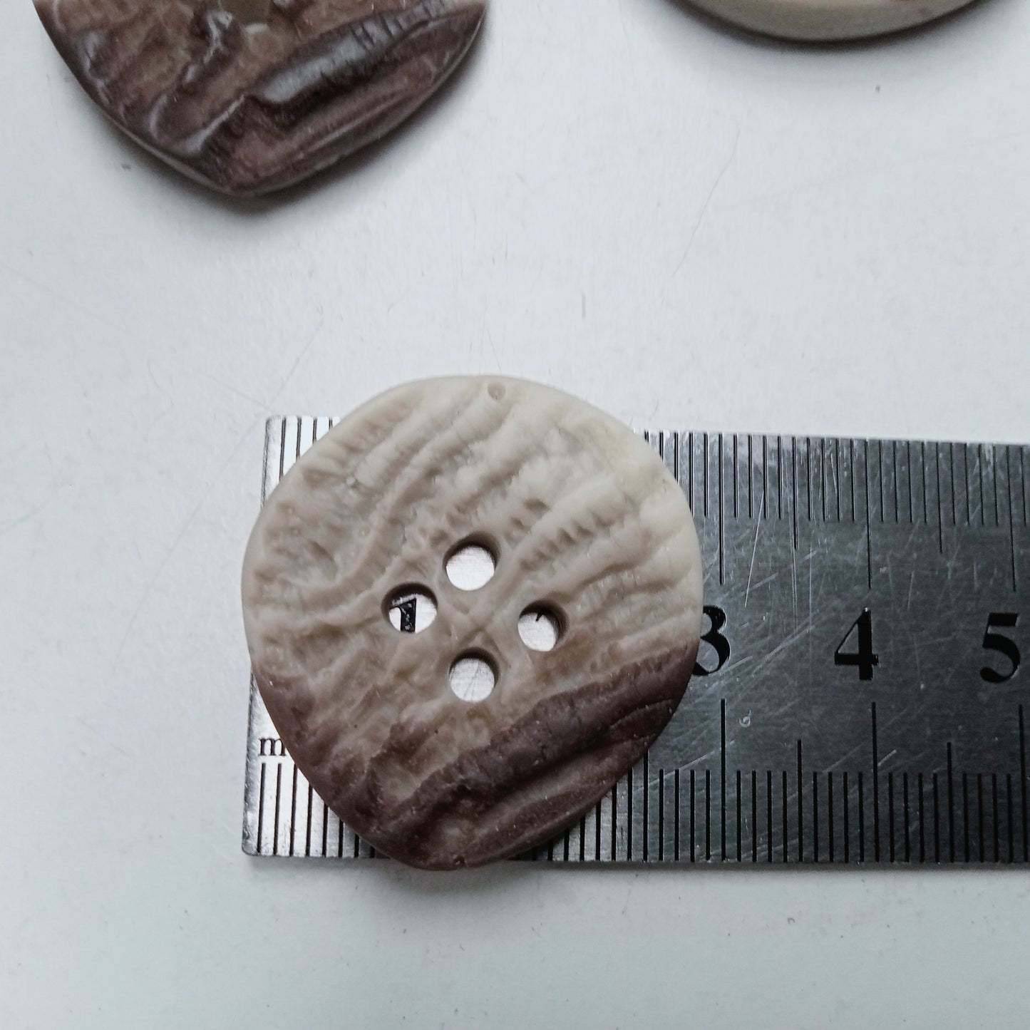 Rock salt 2.9cm buttons - 6