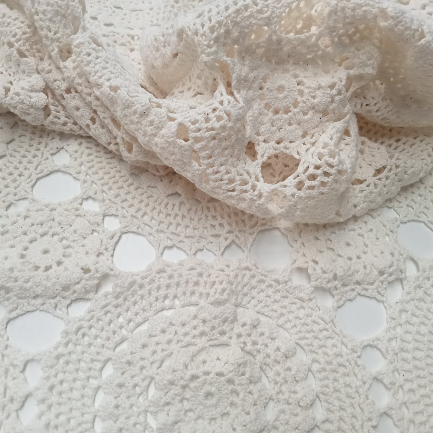 Vintage crochet tablecloth - 2.30mtrs